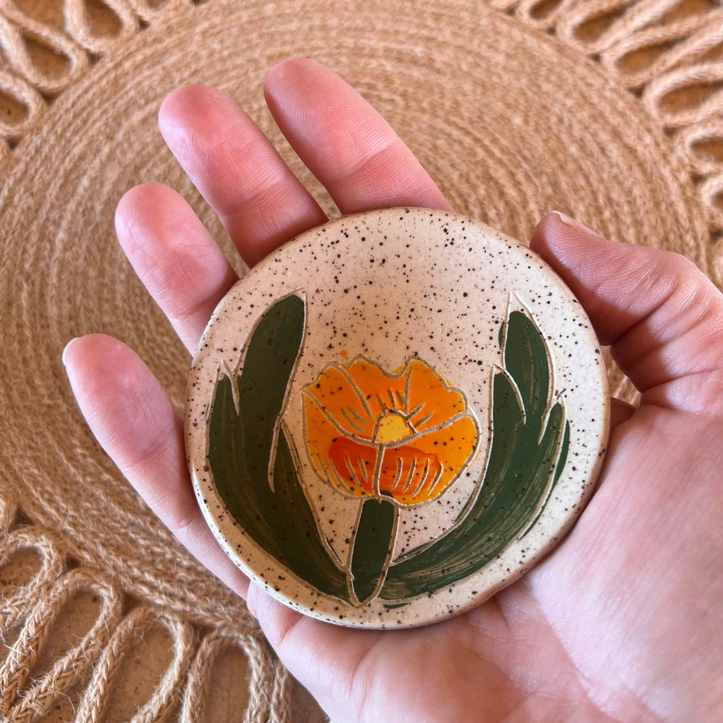 Tough Kitty Designs - Globe Mallow Sgraffito Tea Rest 3" dish