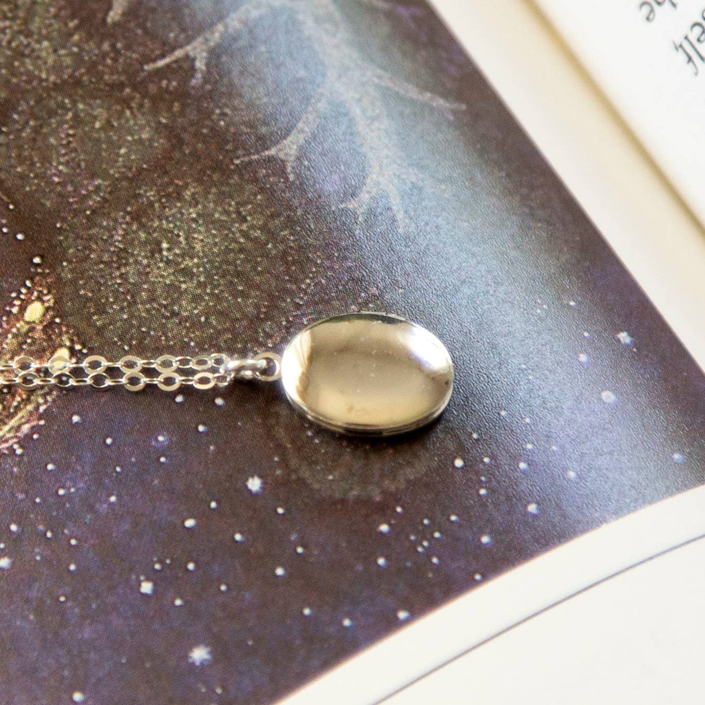 Kindred Objects - Vintage Mini Silver Oval Locket Necklace