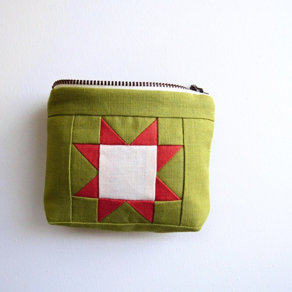 PaperFromHeaven - Sawtooth Quilted Linen Pouch –Avocado Green Star Zipper Bag