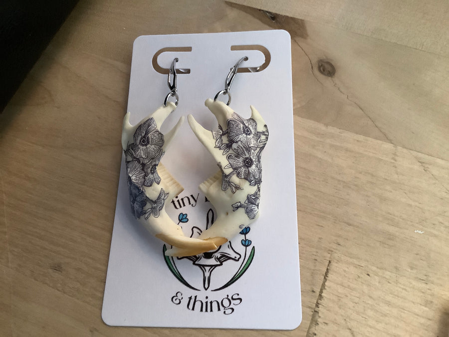 Muskrat jaw blue floral design tiny bones 6/16/26