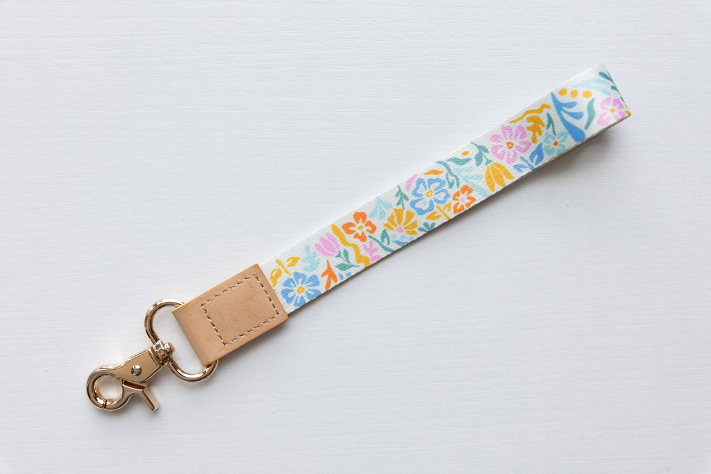 Wildtree - Summer Floral Wristlet Keychain