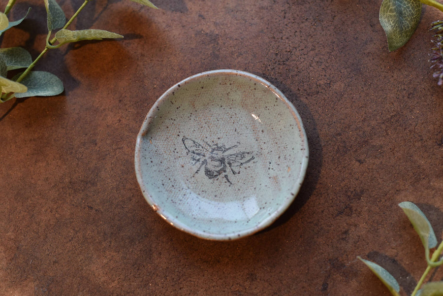 Mud & Maker - Ring Dish - Bee