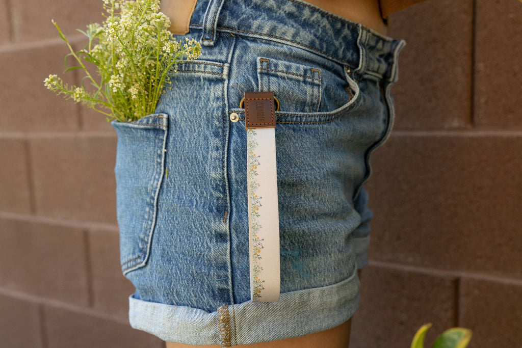 Wildtree - Flower Field Wristlet Keychain