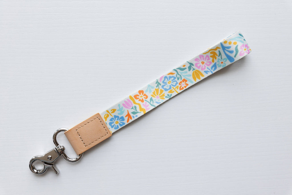 Wildtree - Summer Floral Wristlet Keychain